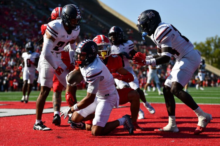 YSU falls to Duquesne 28-25, as offense's 2nd half struggles doom Penguins